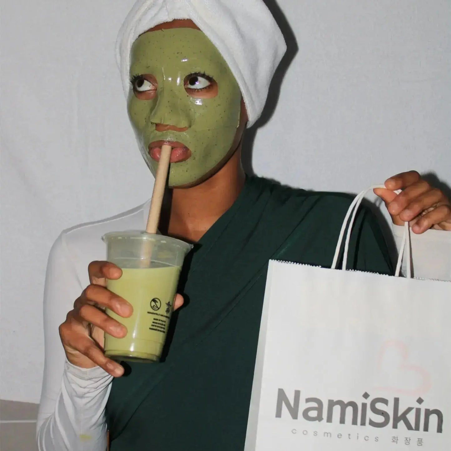 Soin visage masque  au thé vert Namiskin sur la peau
